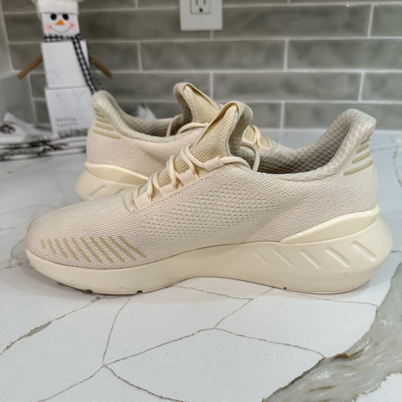 Adidas Swift Run 22 Devon. Women’s 8 M. Color Beige. - Picture 5 of 9